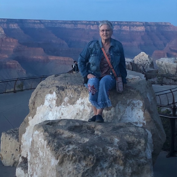 Meet your Posher, Cheryl - Picture 3 of 14